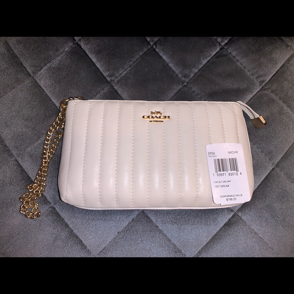 Coach Large Wristlet With Linear Quilting